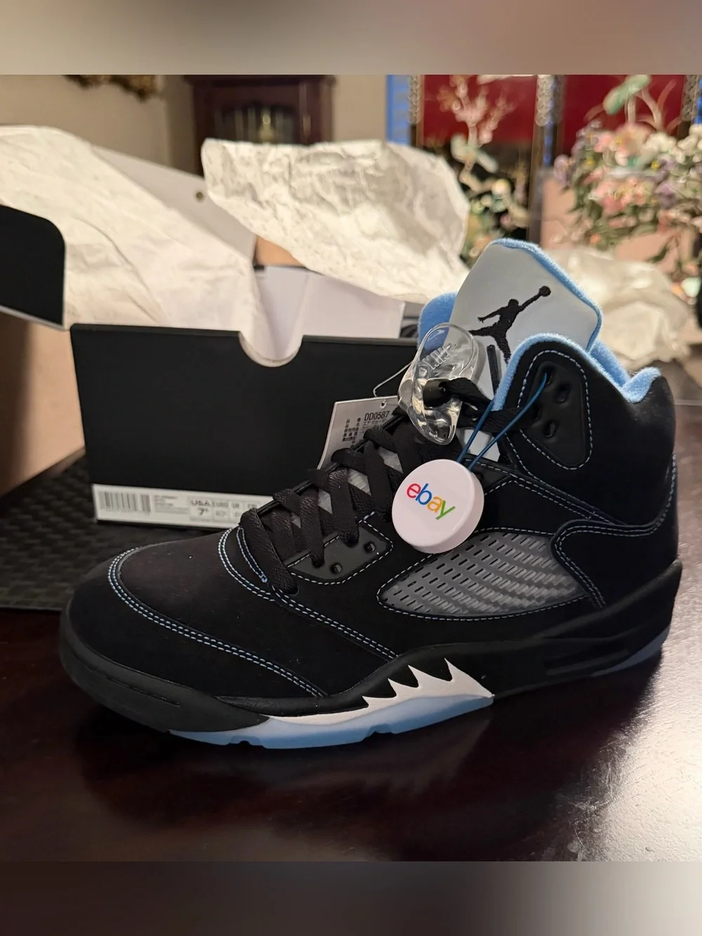 Jordan Men's Black and Light Blue Athletic Shoes